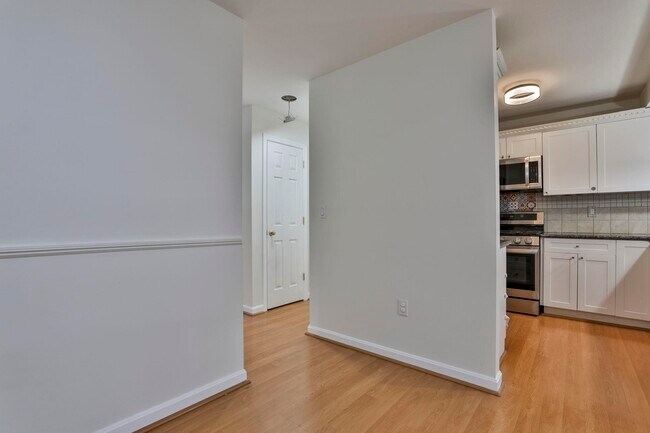 Building Photo - 92 Barrington Ave