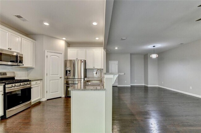 Building Photo - 7245 Heritage Oak Ct