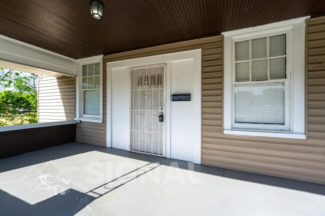 Building Photo - 512 1st St N