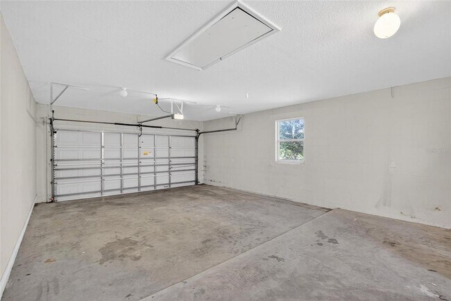 Building Photo - 11304 Balm Riverview Rd