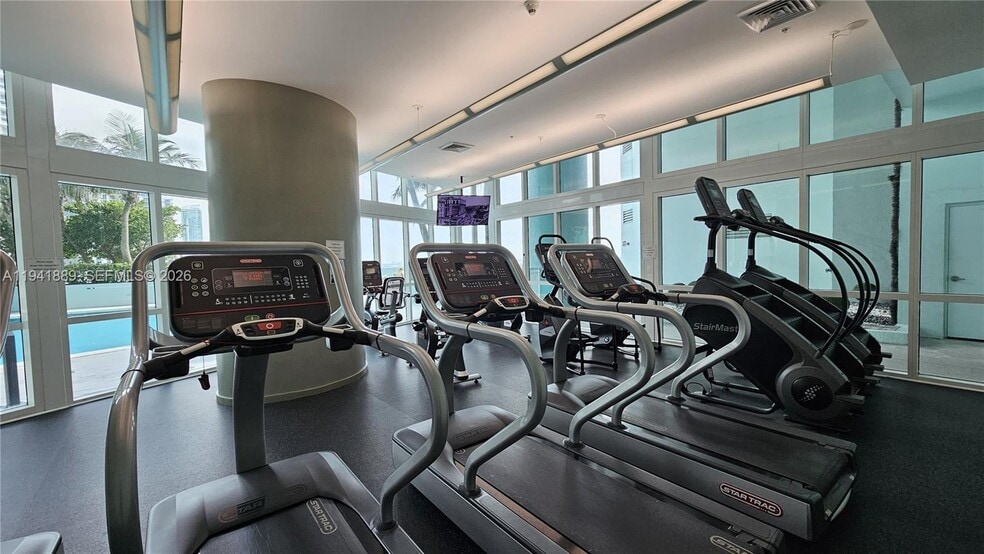 Building Photo - 1900 N Bayshore Dr