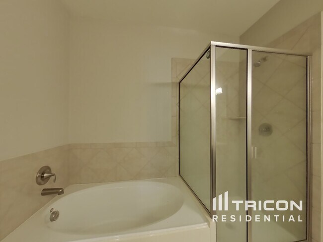 Building Photo - 14605 San Pablo Dr