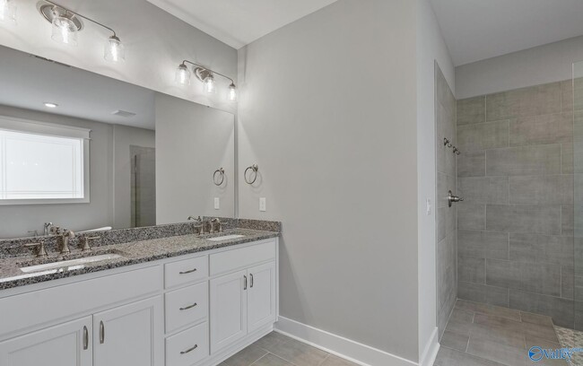 Building Photo - 8105 Goose Ridge Dr SE