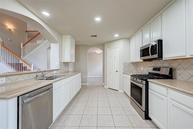 Building Photo - 2310 Diamond Springs Dr