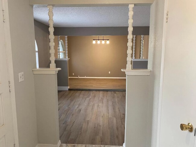Building Photo - 10801 Havenrock Dr