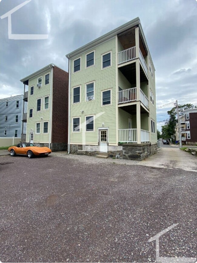 Building Photo - 3 Bedroom * Lower Allston @ HBS