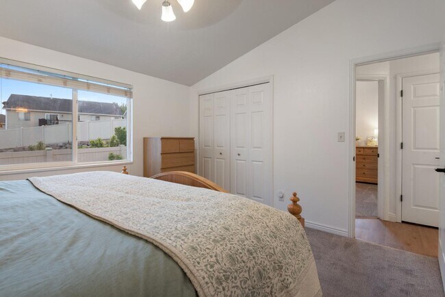 Building Photo - 2521 Apricot Pl