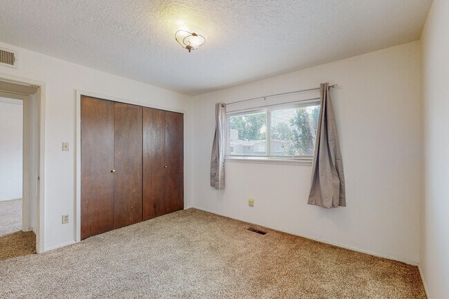 Building Photo - 7309 Coulson Dr NE
