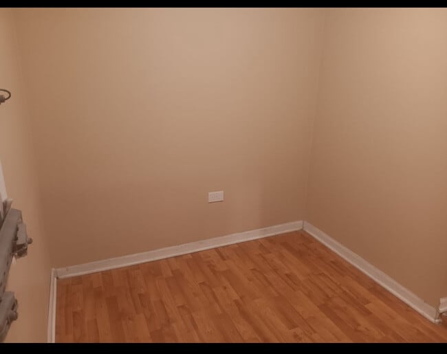 Building Photo - 5005 W Chicago Ave