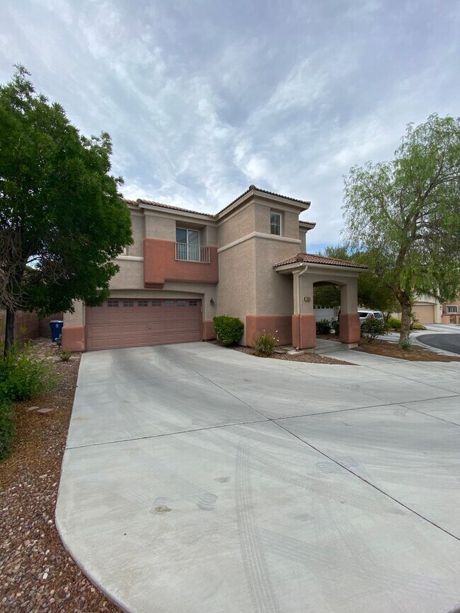 Building Photo - *COMING SOON* LAS VEGAS TWO STORY HOME WITH  4 BEDROOMS!!