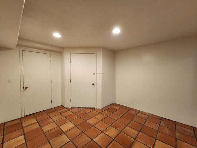 Building Photo - 602 Griffin St