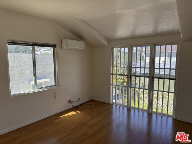 Building Photo - 409 N Monterey St