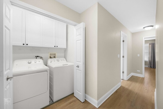 Building Photo - 940 Shandrew Dr