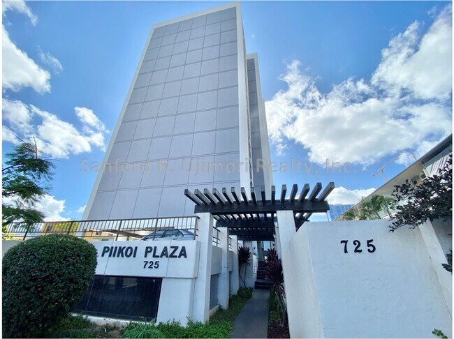 Building Photo - pii725