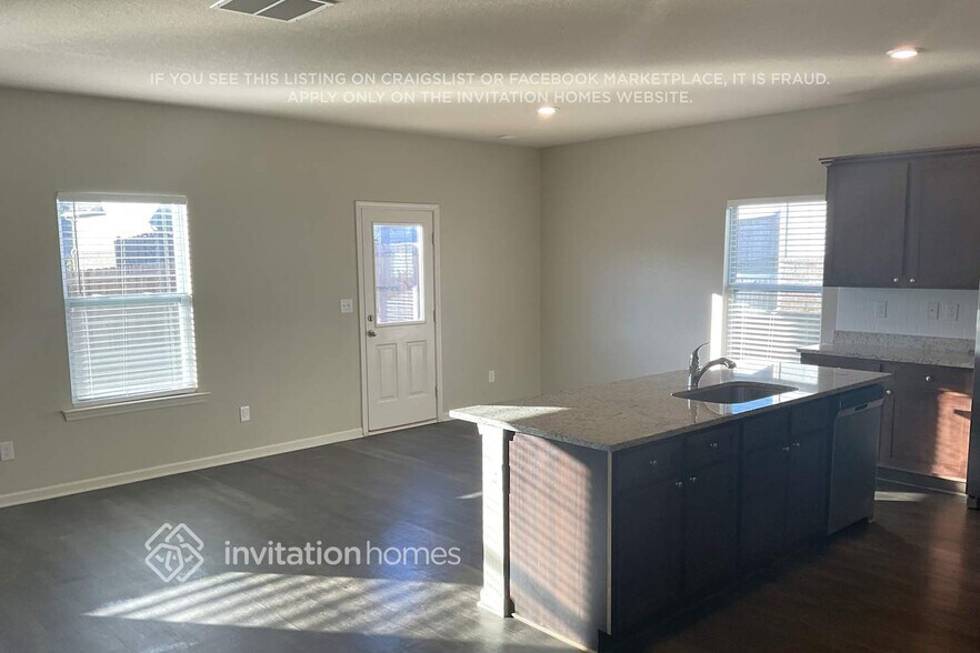 Building Photo - 636 Gleaner Wy