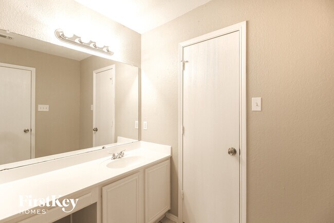 Building Photo - 6413 Riverwater Trail