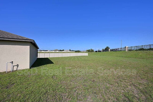 Building Photo - 1563 Swan Lake Cir