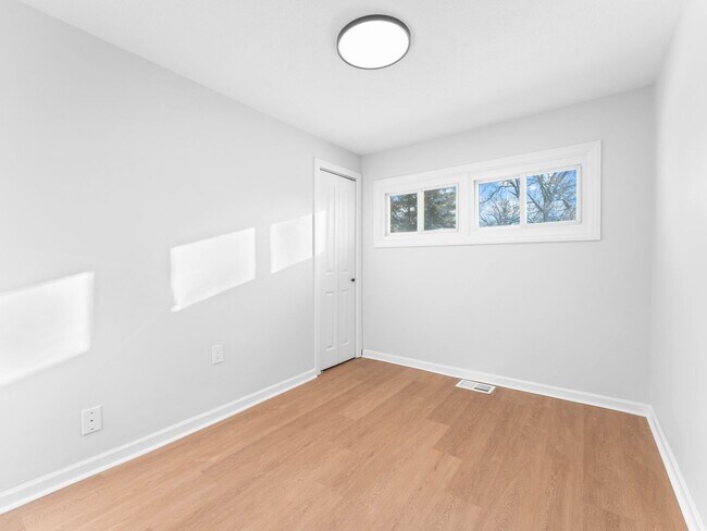 Building Photo - Charming 3-Bedroom Home with Full Basement & Backyard in Lumberton Township