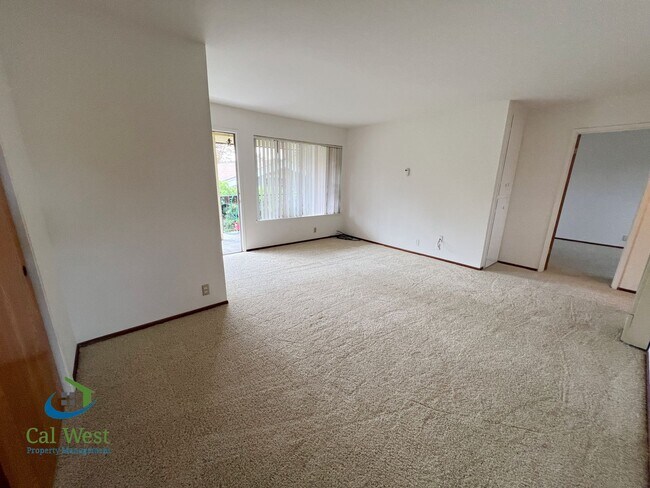 Building Photo - $1,995 - One Bedroom One Bath Apartment - ...