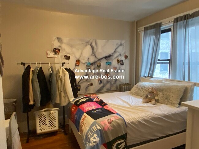 Building Photo - 1048 Commonwealth Ave