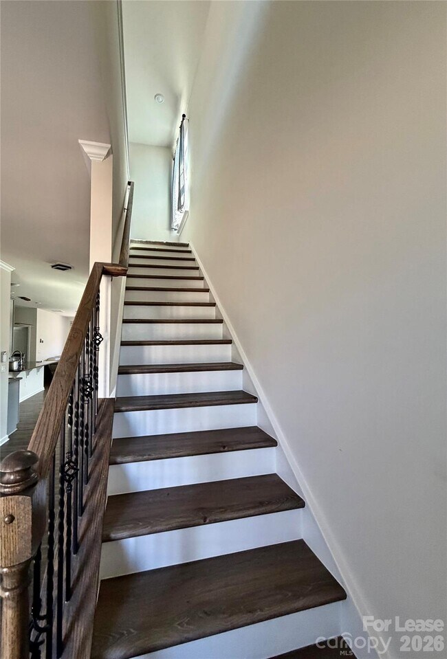 Building Photo - 365 Runner Stone Ln