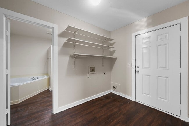 Building Photo - Lovely Home in the Heart of McKinney, TX 2...