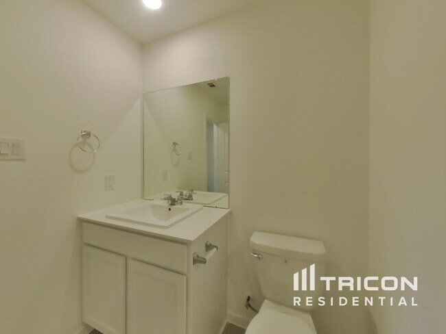 Building Photo - 3013 Dawn Sound Dr