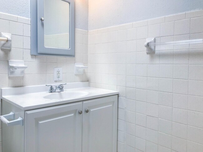 Building Photo - 5221 Edmonton Ave