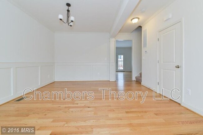 Building Photo - 220 Natural Terrace