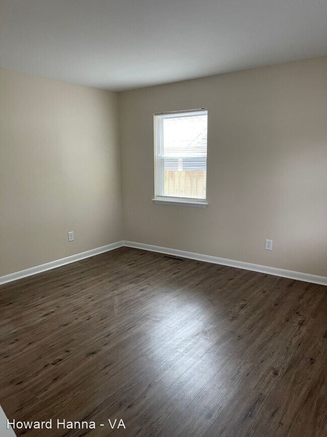 Building Photo - 3 br, 2.5 bath House - 8535 Devon Street