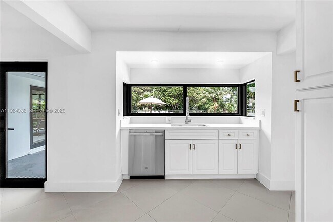 Building Photo - 11640 SW 99th Ct