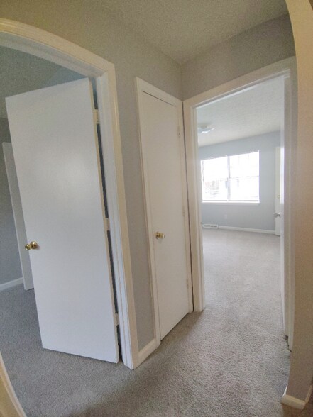 Building Photo - 9 Fonda Dr