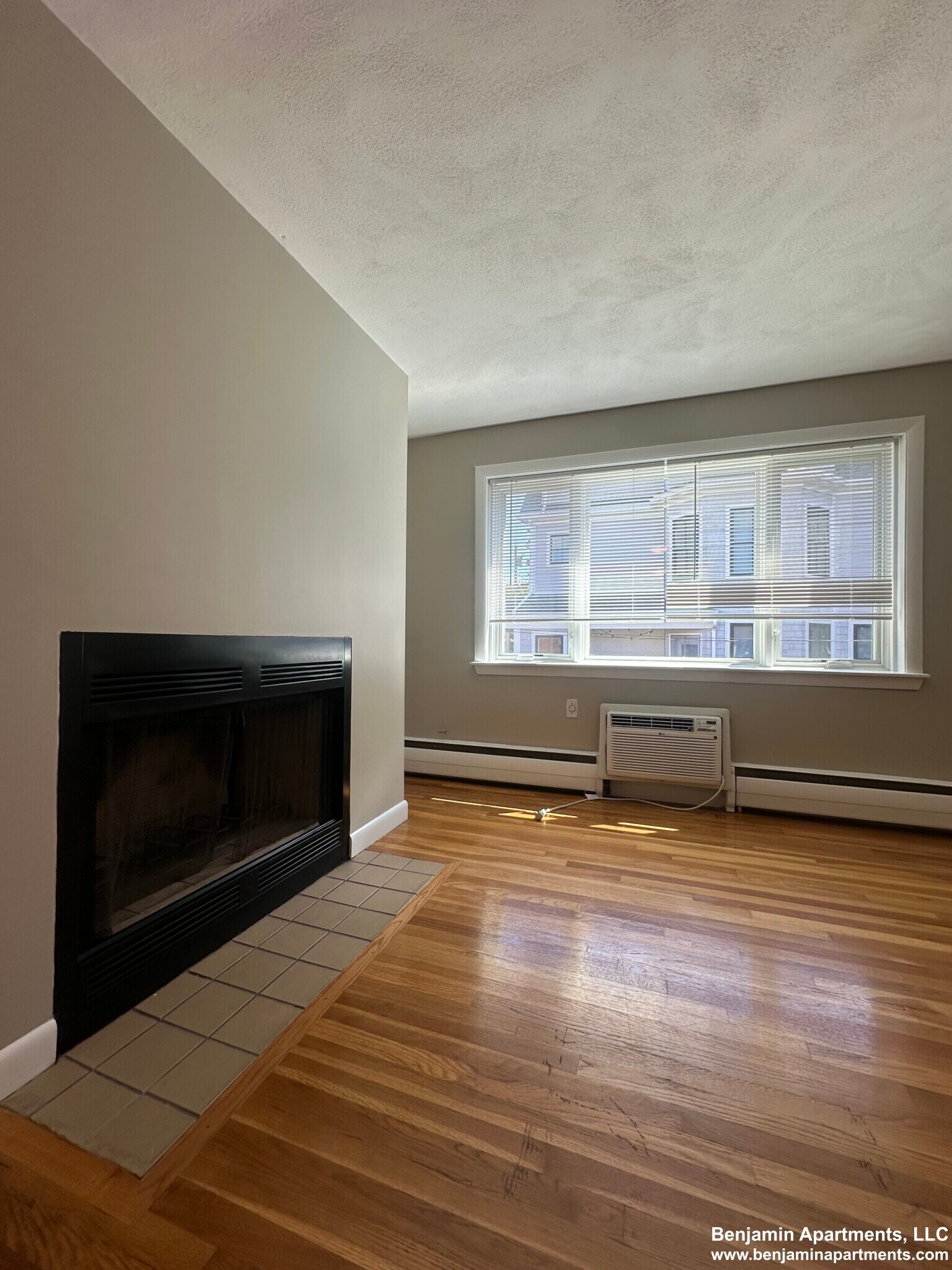 Building Photo - 50 Evergreen St