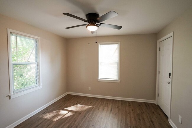 Building Photo - Freshly Renovated 3-Bedroom Home – Quality...