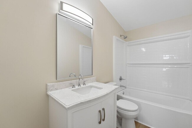 Building Photo - 5038 Betsy Dr
