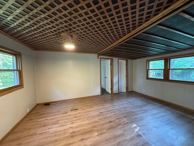 Building Photo - 66090 Wolfs Den Rd