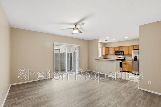 Building Photo - 15818 N 25th St