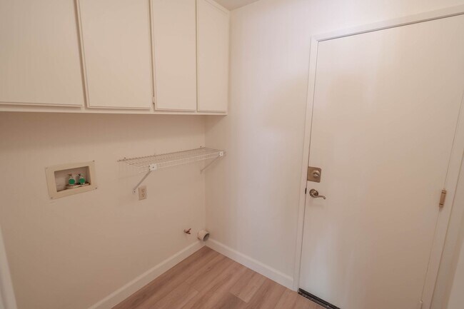 Building Photo - 22441 Cardiff Dr