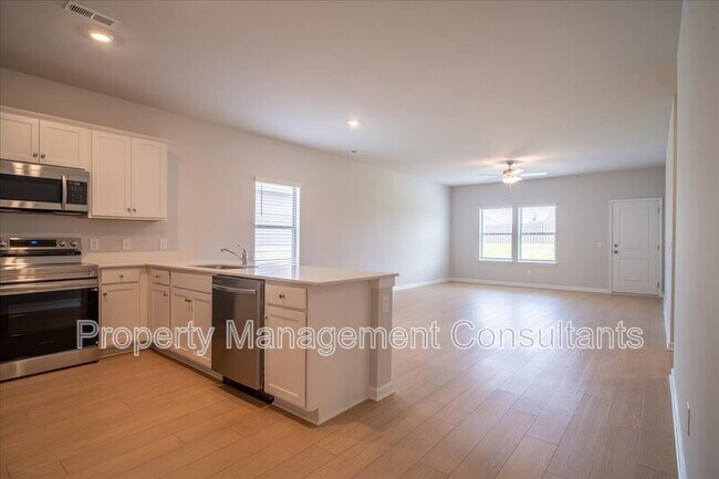 Building Photo - 22821 Dashwood Ln