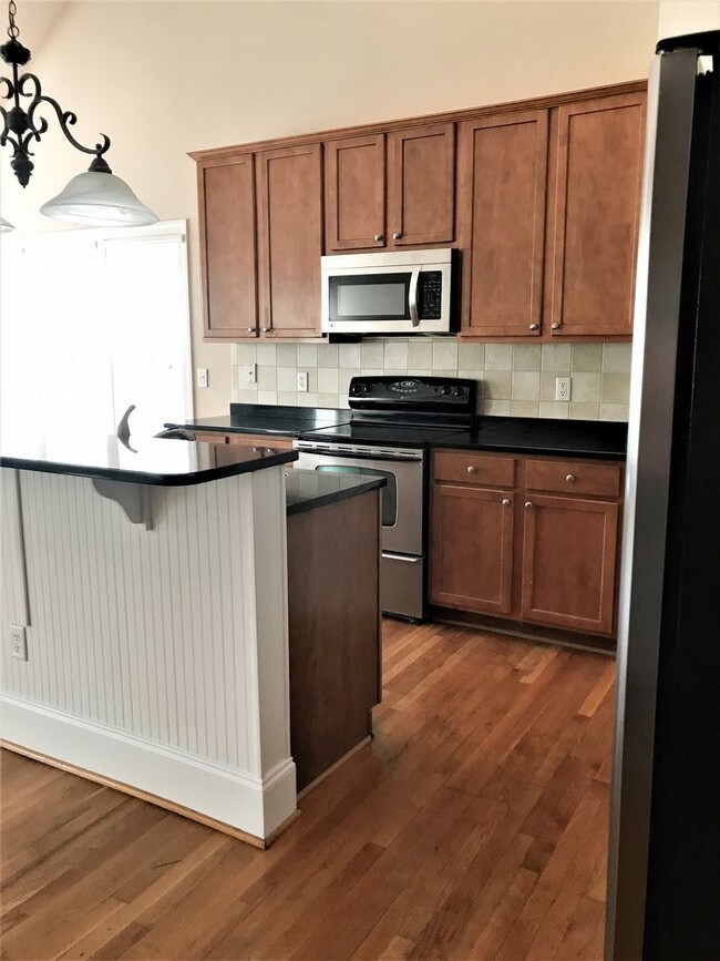 Building Photo - HEADWATER COVE