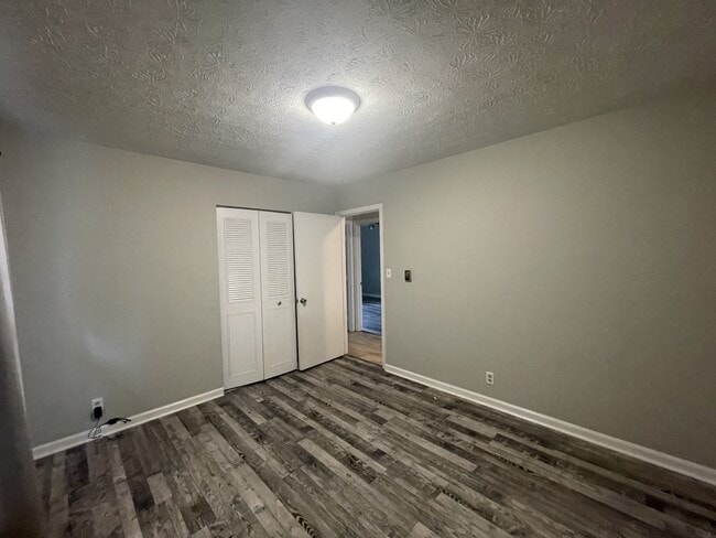 Building Photo - 213 Jean St