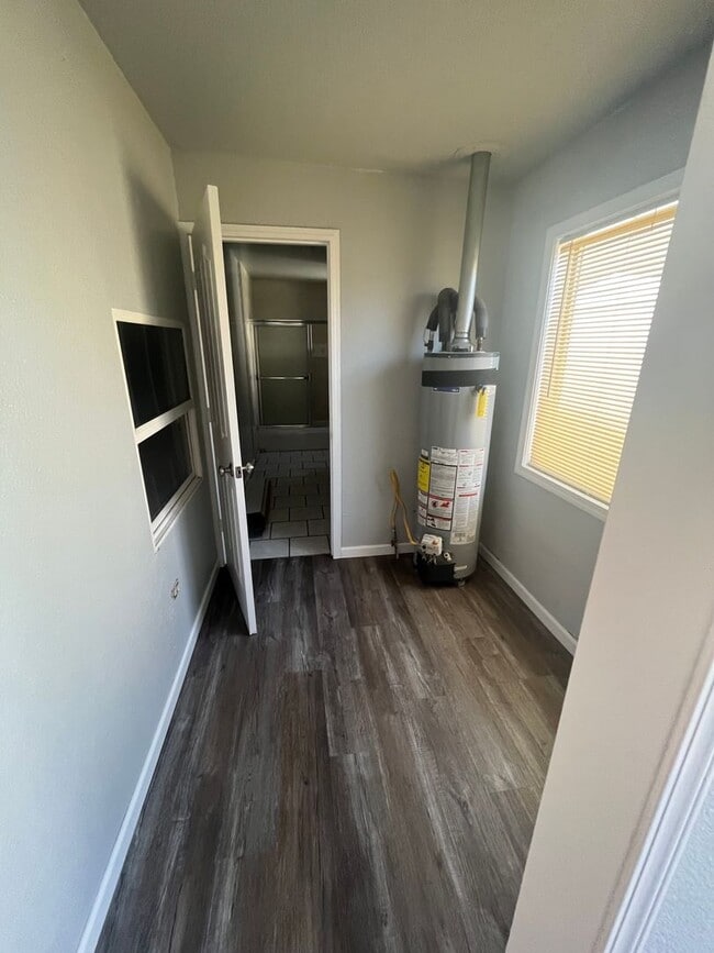 Building Photo - Great 2 bedroom 1 bath house Ready Now!!!