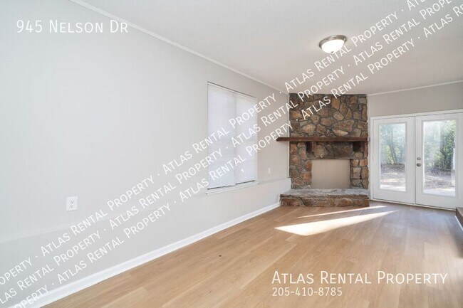 Building Photo - 945 Nelson Dr