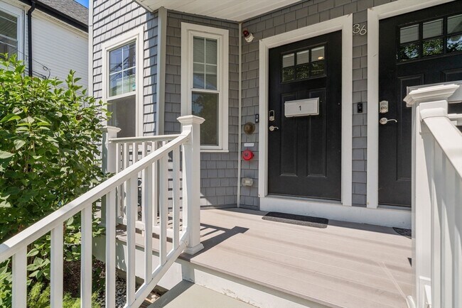 Building Photo - 36 Trull St