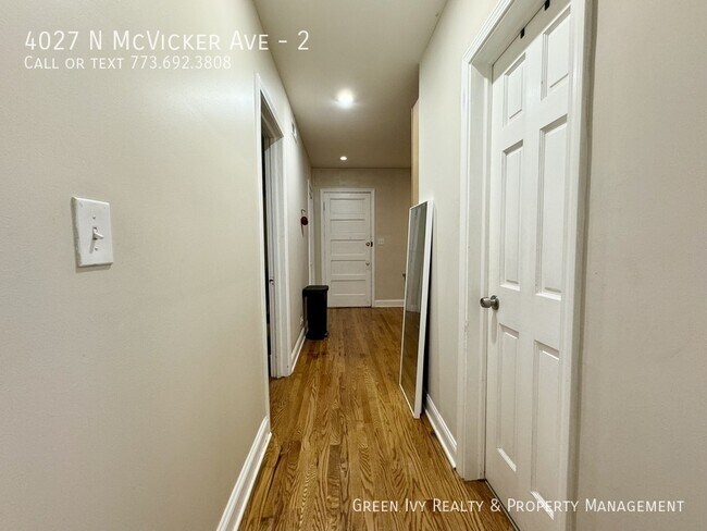 Building Photo - 4027 N McVicker Ave