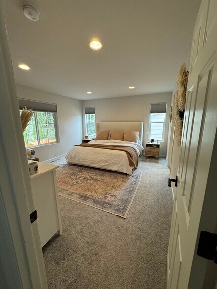 Building Photo - 6750 Skipper Ln SE