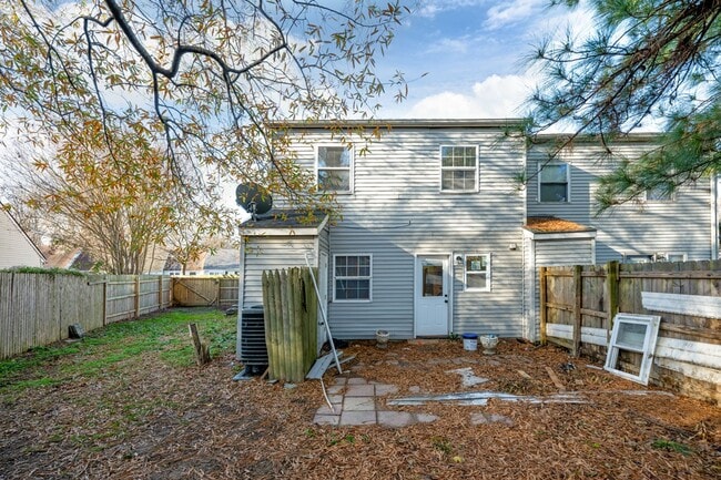 Building Photo - 163 Spruance Rd