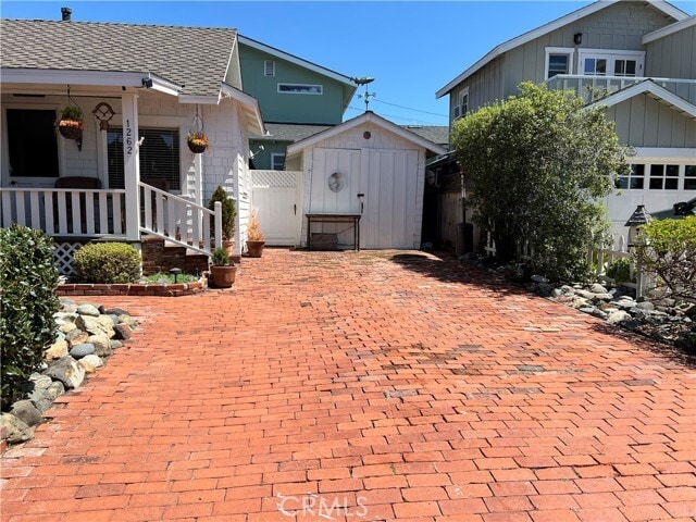 Building Photo - 1262 Catalina St