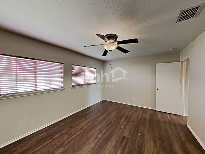 Building Photo - 9831 Carswell Peak