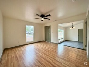 Building Photo - Beautiful remodeled 2 bedroom 1 bath